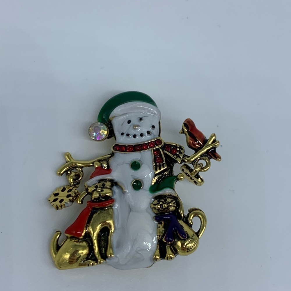 New Christmas snowman brooch or pin with cat & dog - Picture 8 of 8